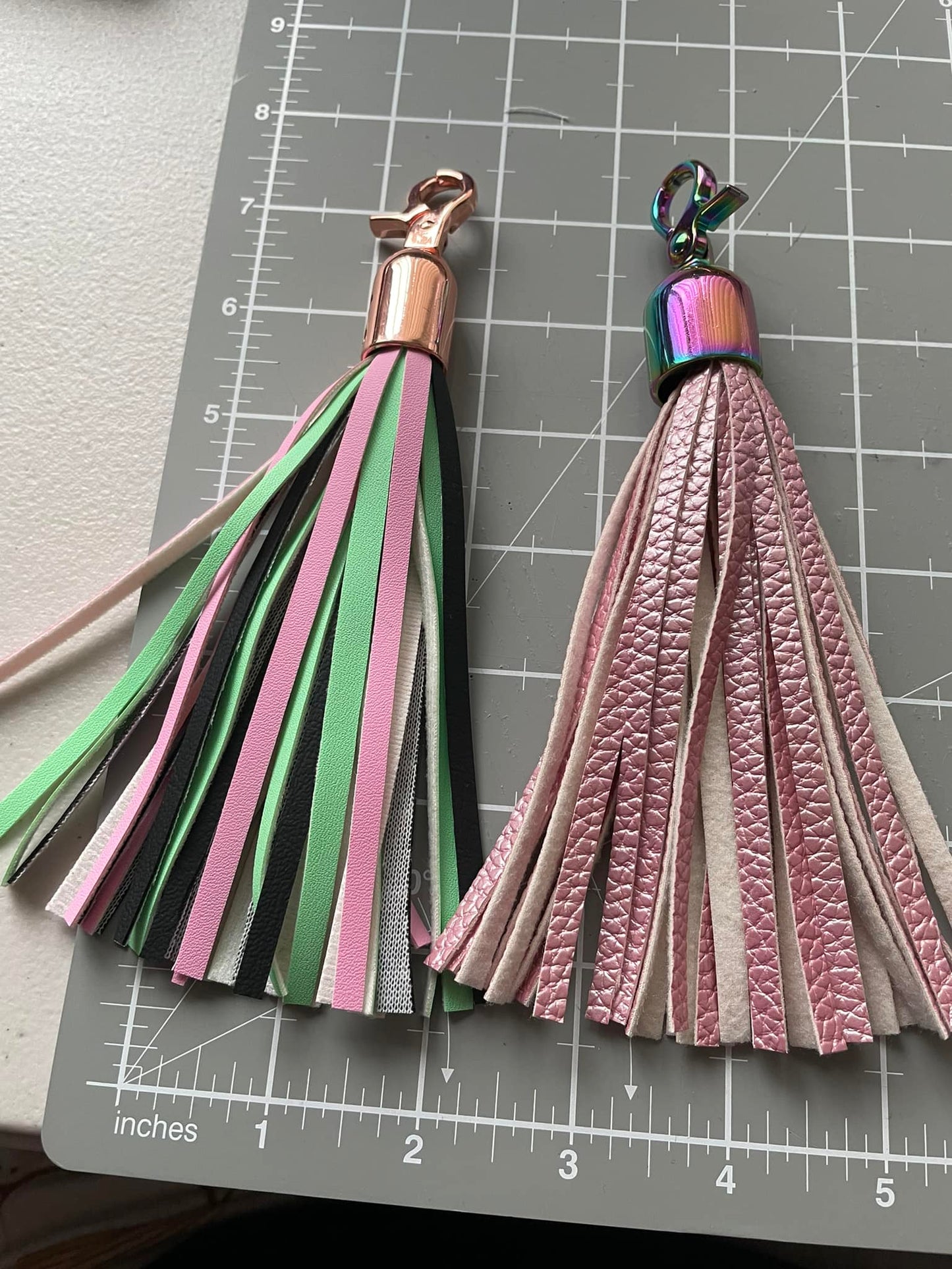 Transparent Tassel Creator - Seams Legit